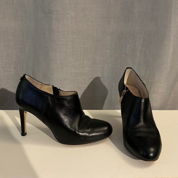 Michael Kors Zip Ankle Booties - Picture 1 of 3